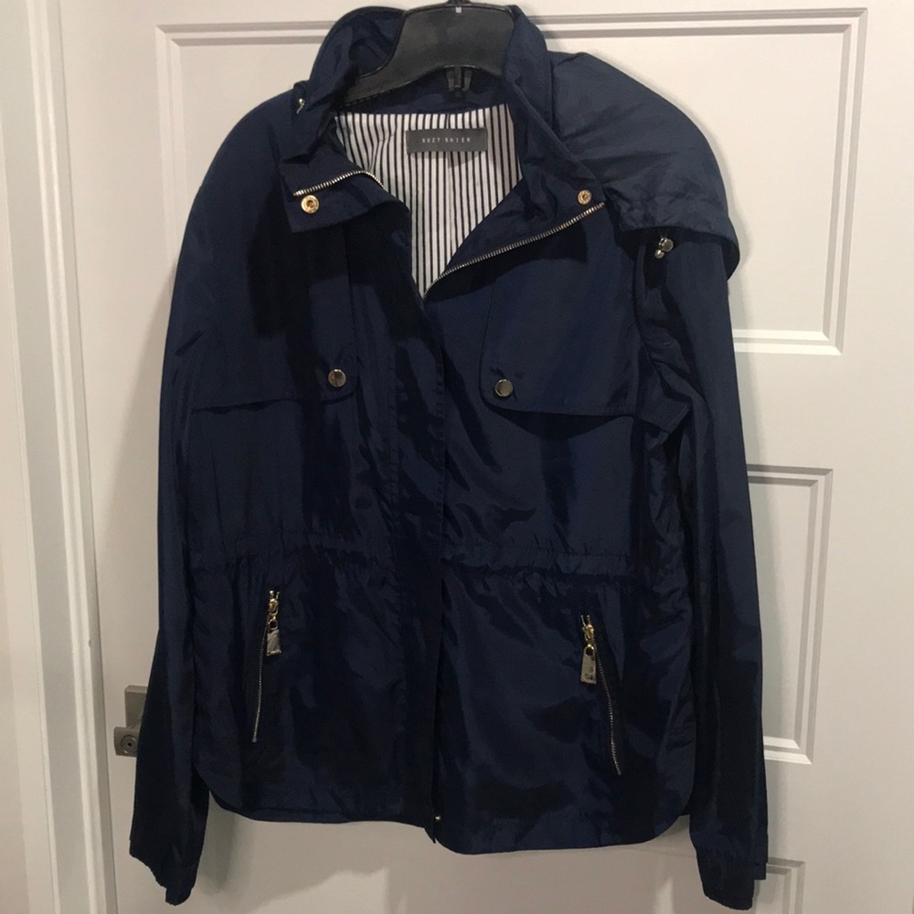 Ajdustable waist lightweight jacket